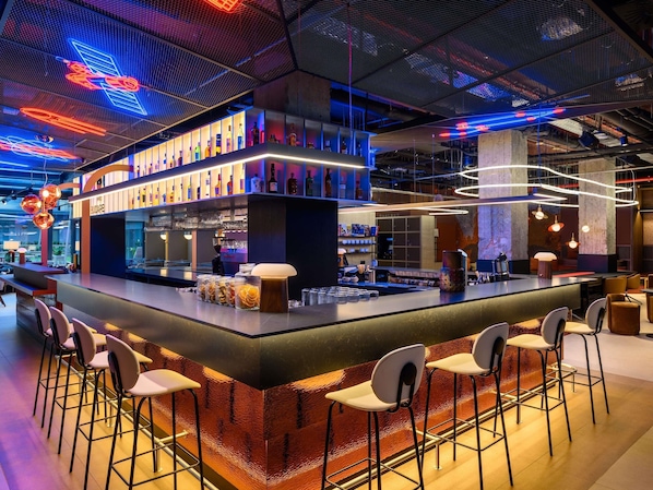 Bar (on property) - You Hotel Budapest - Handwritten Collection (Budapest)