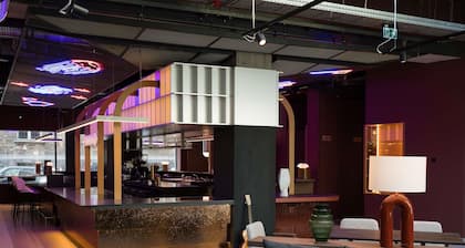 You Hotel Budapest - Handwritten Collection