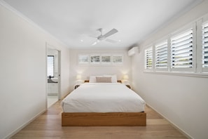 5 Schlafzimmer, Schreibtisch, Bügeleisen/Bügelbrett, WLAN