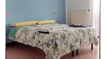 2 chambres, fer et planche Ă repasser, Wi-Fi, draps fournis