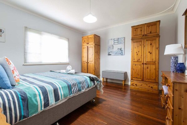 3 bedrooms, iron/ironing board, travel cot, bed sheets