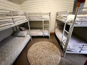 WiFi, bed sheets