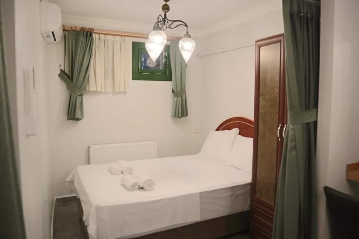 Economy Studio