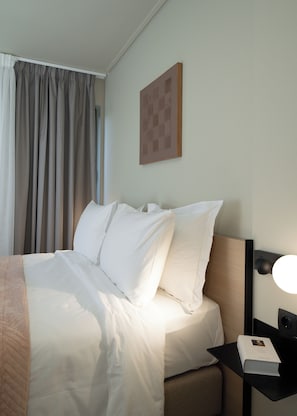 Exclusive Apartment, Balcony | In-room safe, free WiFi, bed sheets