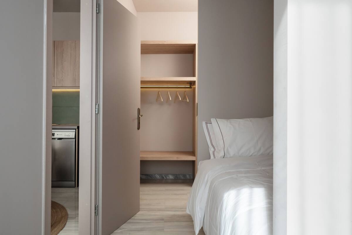 Superior Studio Suite, Balcony | In-room safe, free WiFi