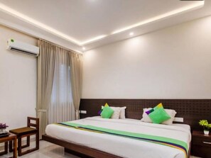Deluxe Room | Desk, rollaway beds, free WiFi, bed sheets - Hotel Vin Inn (New Delhi)