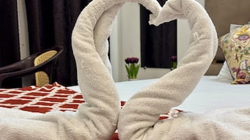 Deluxe Double Room | Desk, laptop workspace, free WiFi