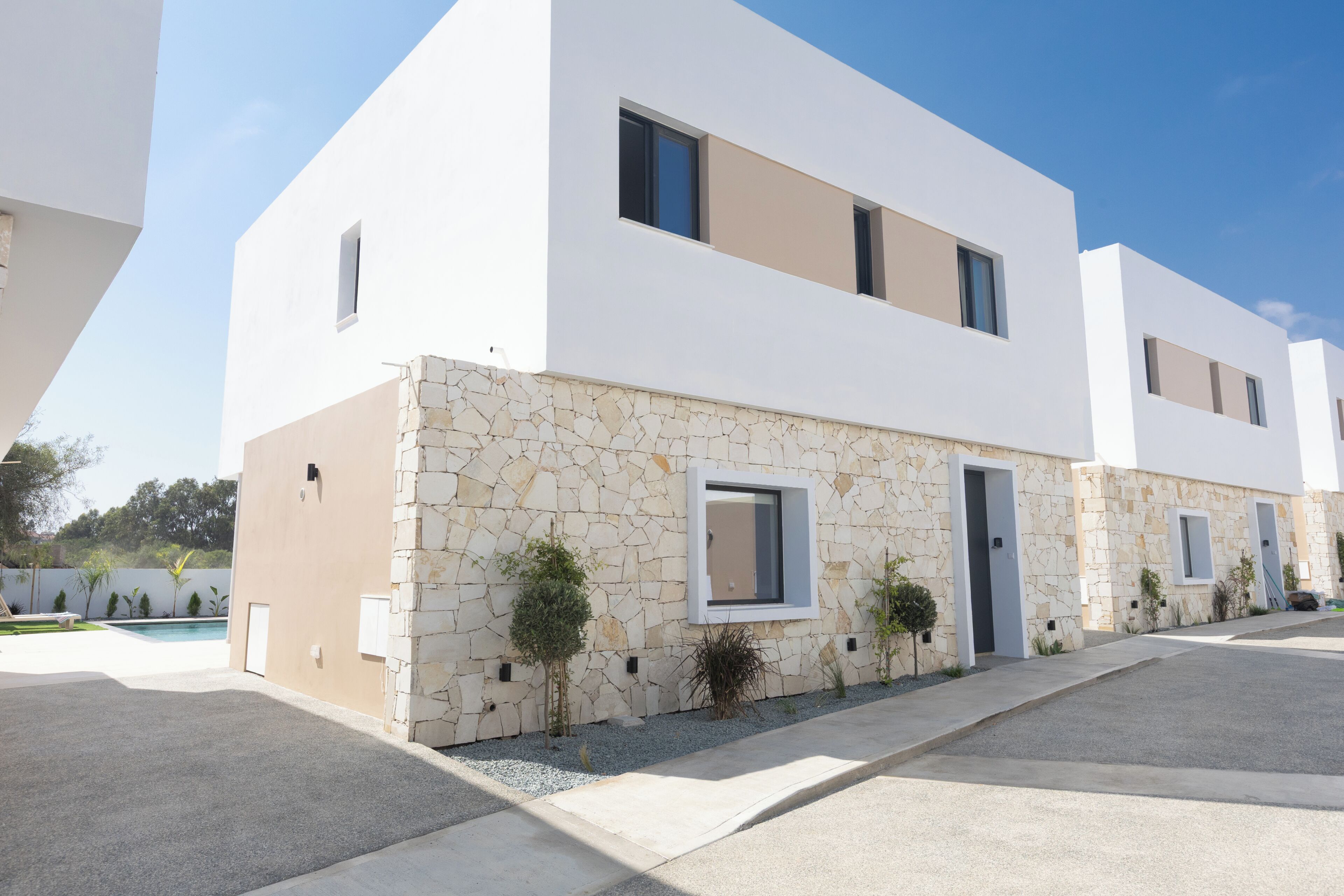 Vila, 5 quartos, piscina particular, vista para o jardim | Fachada