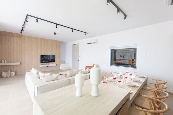 Villa, 5 chambres, piscine privée, vue jardin | Salle de séjour