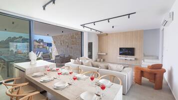 Villa, 5 Bedrooms, Private Pool, Garden View | Living room