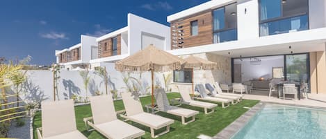 Villa, 5 habitaciones, alberca privada, vista al jardín | Alberca | Alberca al aire libre