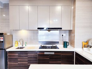 Condo, 1 Bedroom, Accessible, Balcony | Interior