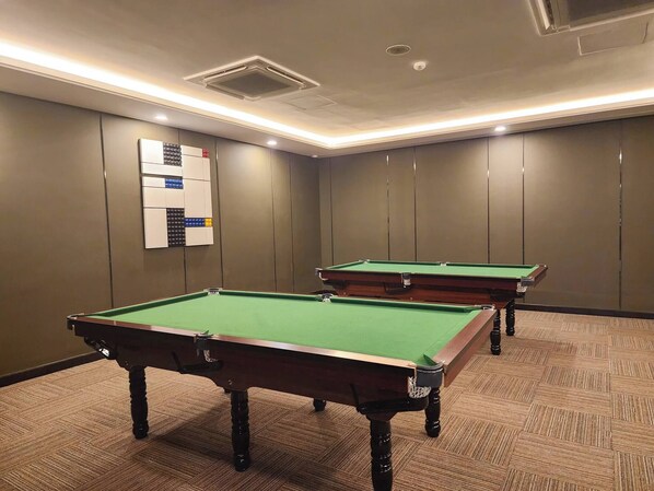 Condo, 1 habitación, con acceso para personas discapacitadas, balcón | Sala de juegos