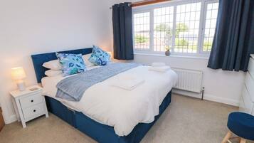 3 Schlafzimmer, individuell dekoriert, individuell eingerichtet