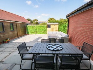 Cottage | Outdoor dining