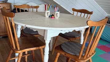 Hytte, 5 soverom, røyk, terrasse | Spillrom