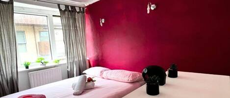 4 bedrooms, free WiFi, bed sheets