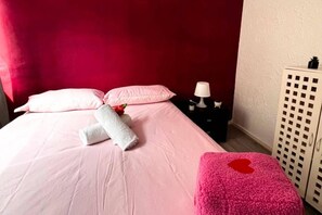 4 bedrooms, free WiFi, bed sheets