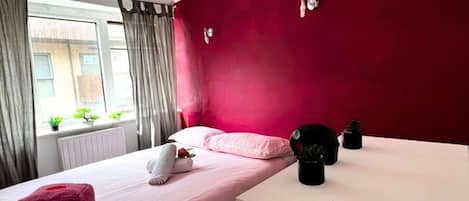 4 habitaciones, wifi gratis y ropa de cama