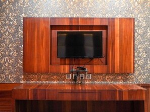 Luxury Room | Laptop workspace, free WiFi