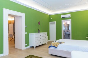 1 bedroom, WiFi, bed sheets - Apartment 4Quarters in the heart of the historic center just 400 mt from the Cathedral (Palermo)