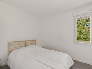 1 slaapkamer, een strijkplank/strijkijzer, gratis wifi