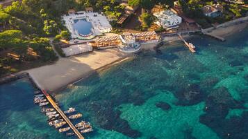 Am Strand, weiĂer Sandstrand, kostenloser Shuttle zum Strand