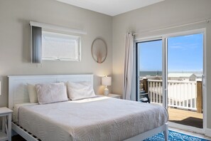 4 bedrooms, desk, iron/ironing board, travel crib - Steps to Beach Access, 4 Bedrooms w/ King Suite, Fenced Yard, Pup Friendly (North Topsail Beach)