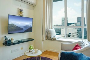 TV - A Cozy & Comfy Studio in KLCC with KL Tower View (Kuala Lumpur)