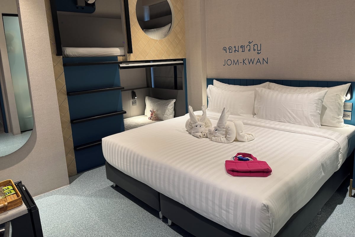 Junior Studio Suite, Women only | Blackout curtains, iron/ironing board, free WiFi