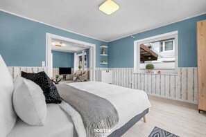 3 chambres, fer et planche à repasser, lit de bébé portatif