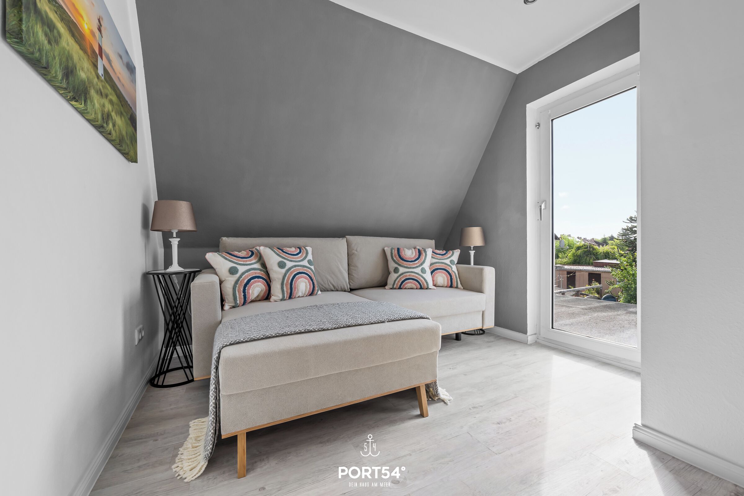 Fernseher, Kamin, Tischtennisplatte