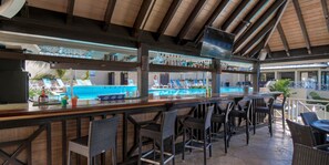 Bar (on property) - Secluded Private Island Paradise Suite with Ocean Views & Sailing Nearby (Scrub Island)