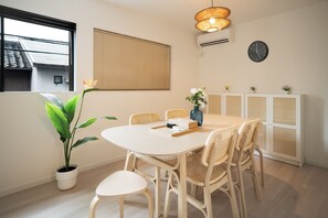 Superior Villa, Non Smoking, Balcony | In-room dining - Seiwa Tabitime Senbonminami (Osaka)