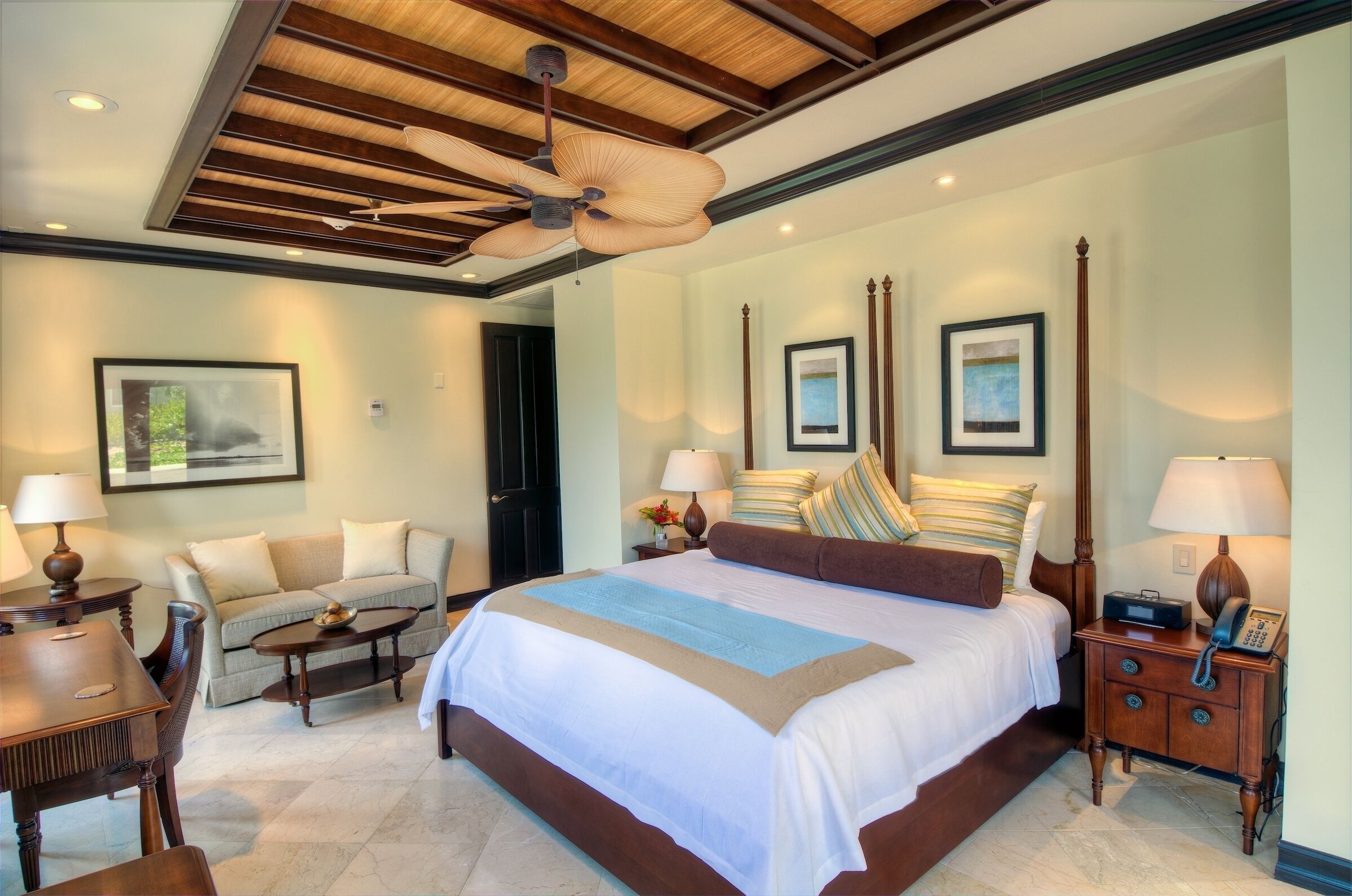 4 habitaciones, tabla de planchar con plancha y wifi gratis 