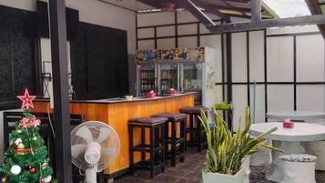 Apartment, 1 Bedroom, Accessible, Smoking | Living area
