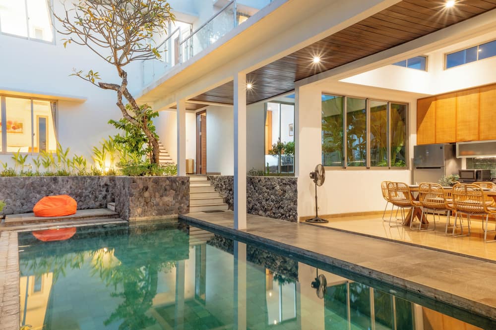 Maestro Bay View Villa