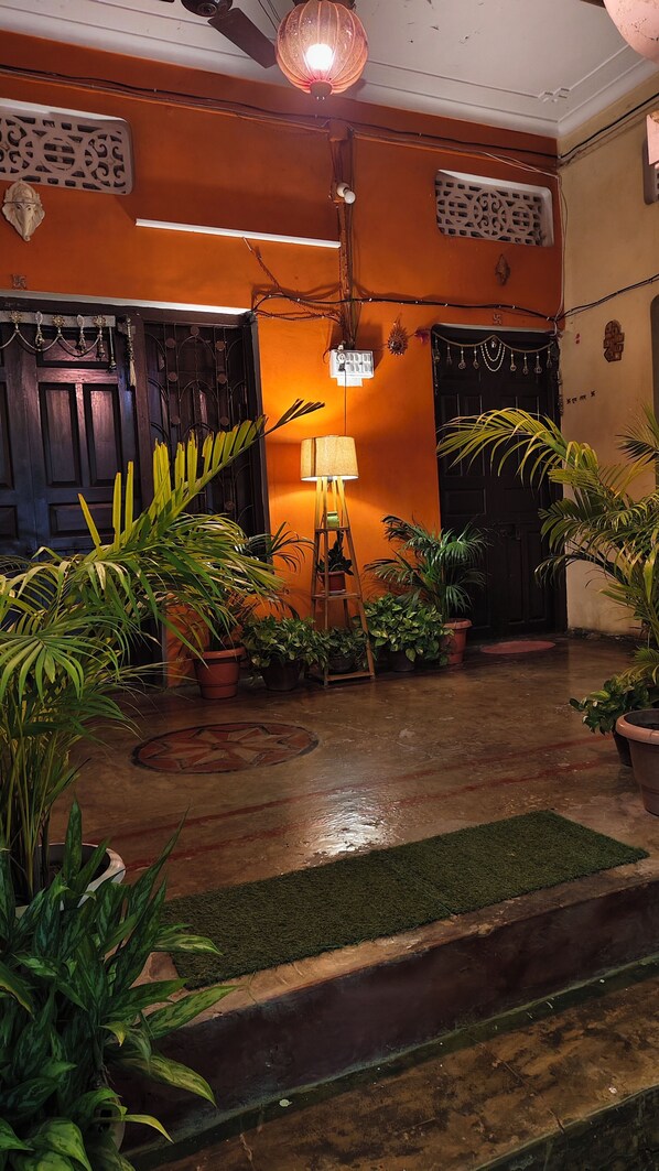 Fachada de la propiedad