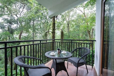 Deluxe Cottage, Balcony, Garden View | Balcony