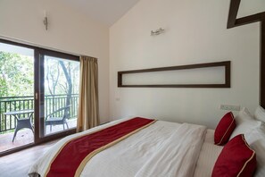 デラックス コテージ バルコニー ガーデンビュー | セーフティボックス (室内)、デスク、アイロン / アイロン台、WiFi (無料)