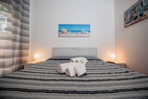 2 bedrooms, iron/ironing board, WiFi, bed sheets - Villa Hemingway - Leonardo's House - Garden by the Sea (Ficarazzi)