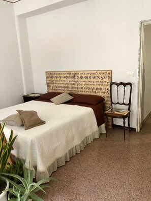 1 bedroom, bed sheets - Charming apartment in the center of Bisceglie (Bisceglie)