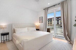 5 bedrooms, free WiFi, bed sheets