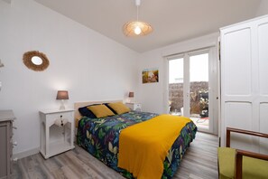 4 chambres, fer et planche à repasser, Wi-Fi, literie fournie