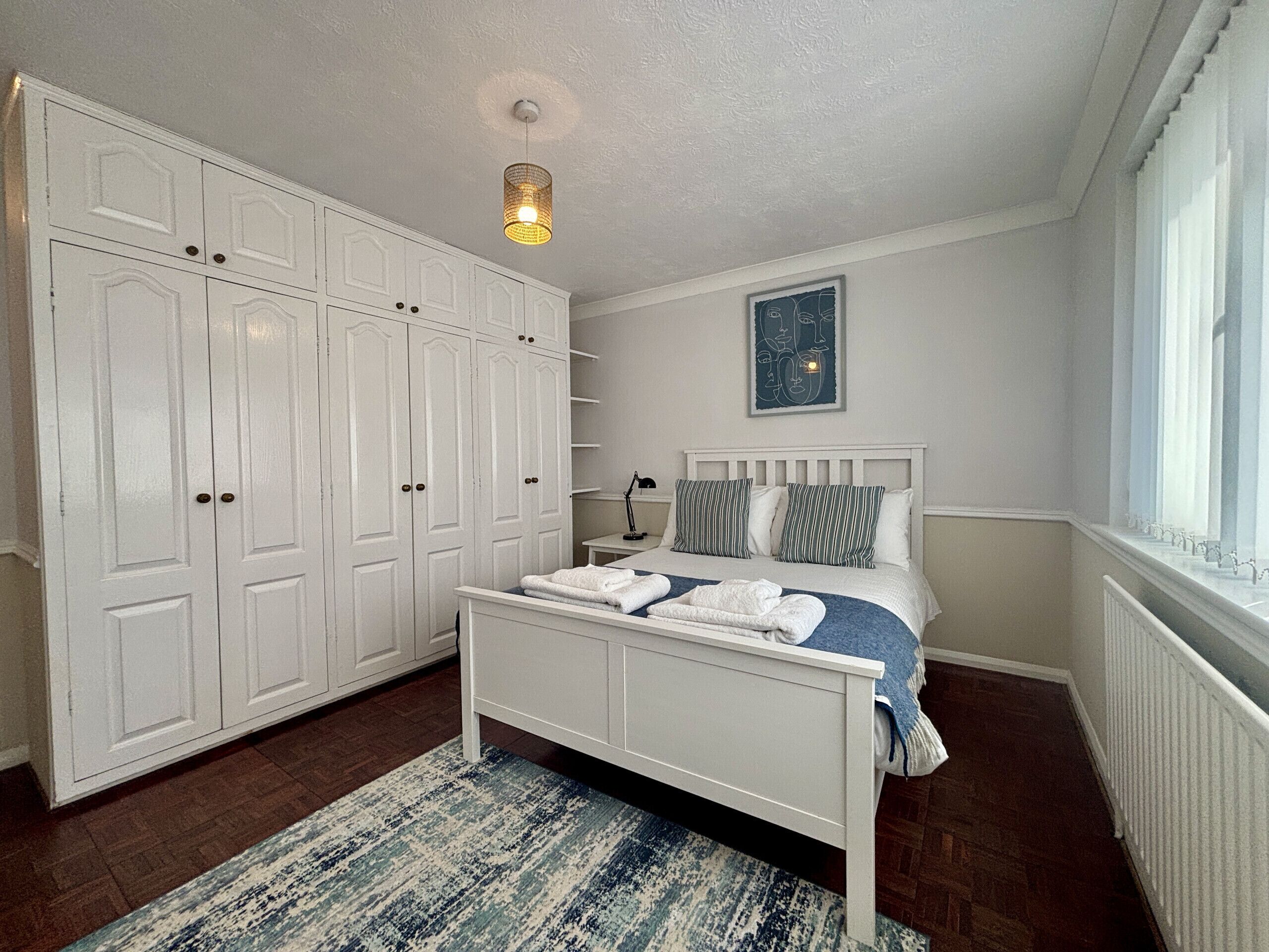 5 bedrooms, iron/ironing board, free WiFi, bed sheets