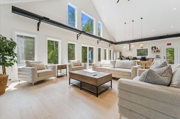 TV connectée, cheminée