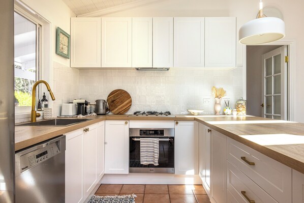 Microwave, oven, stovetop, dishwasher