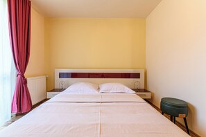 1 chambre, coffres-forts dans les chambres, fer et planche à repasser