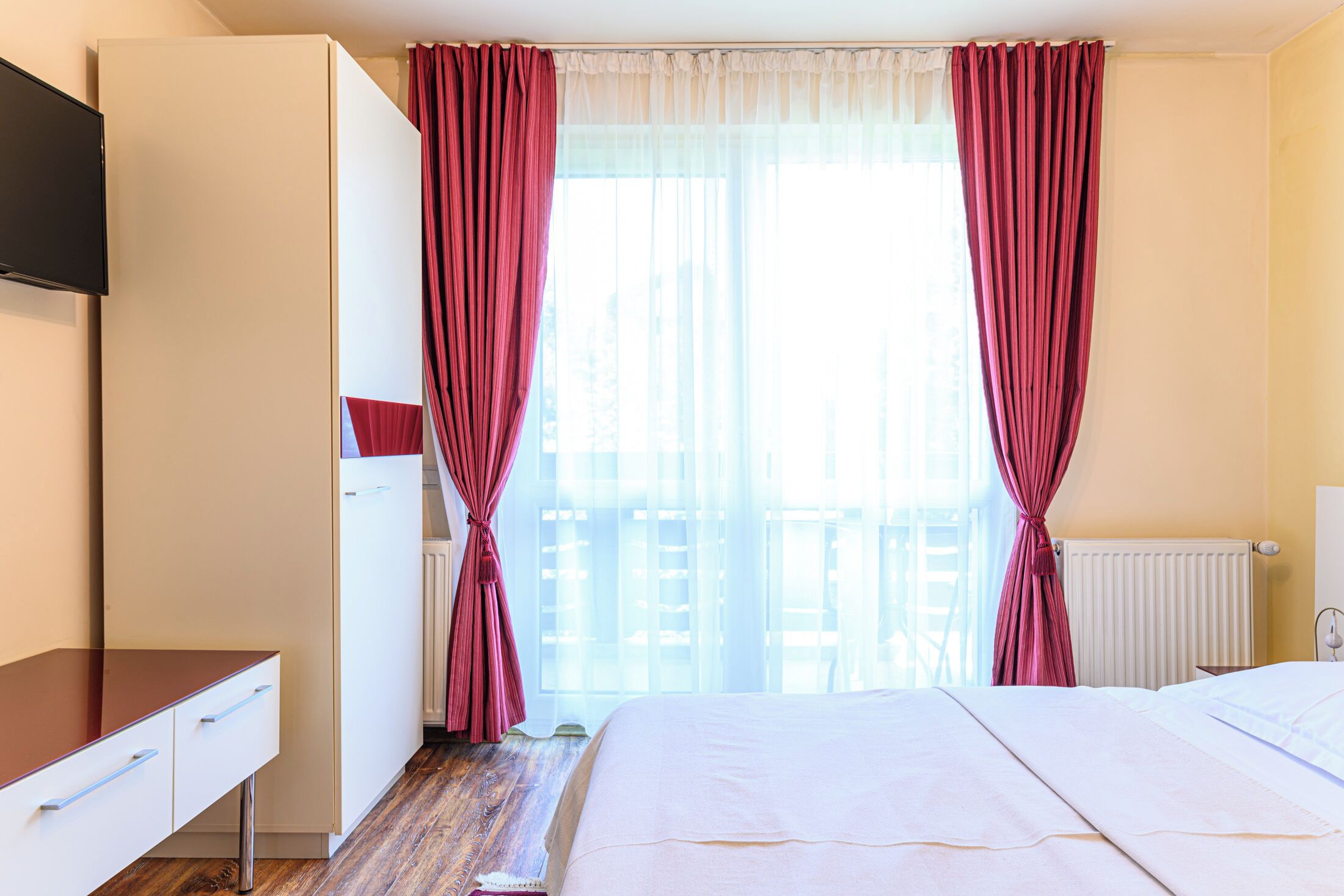 1 bedroom, in-room safe, iron/ironing board, WiFi (free)