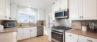 Large Backyard w/ Firepit and Grill